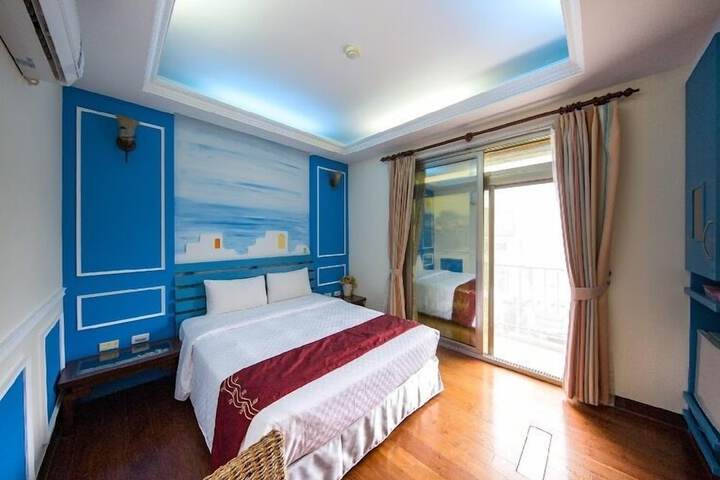 Room 28 of 33