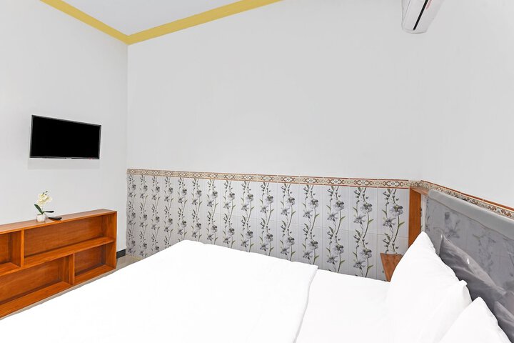 Room 13 of 37