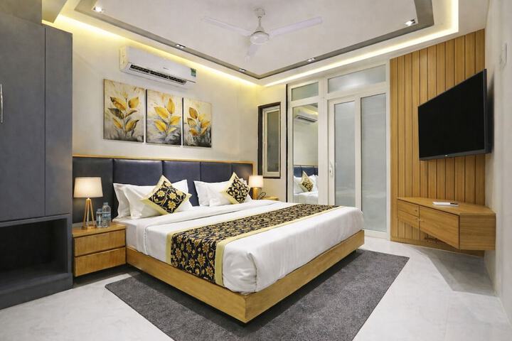 Room 10 of 43