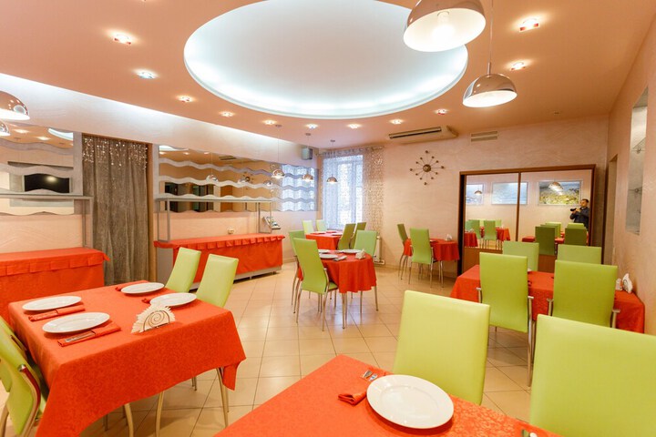 Dining 76 of 82