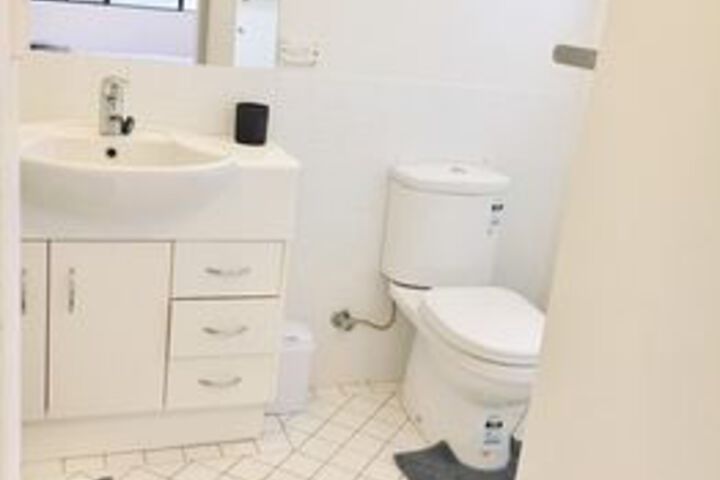 Room 4 of 20