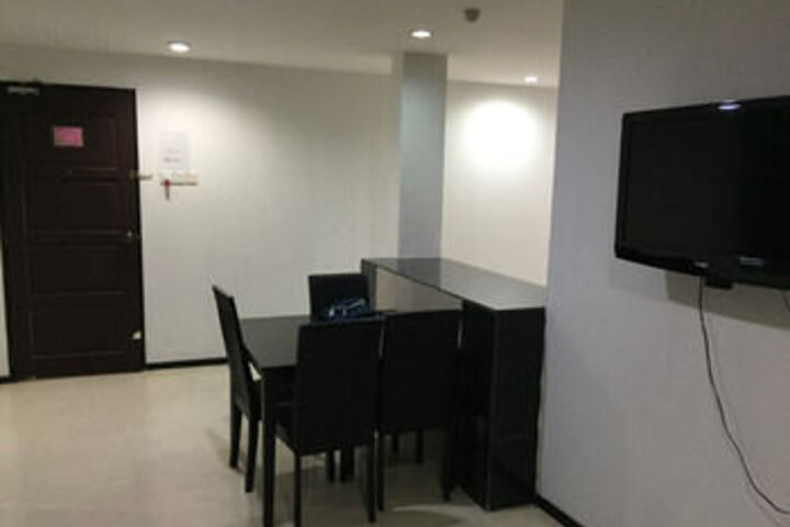 Room 37 of 43