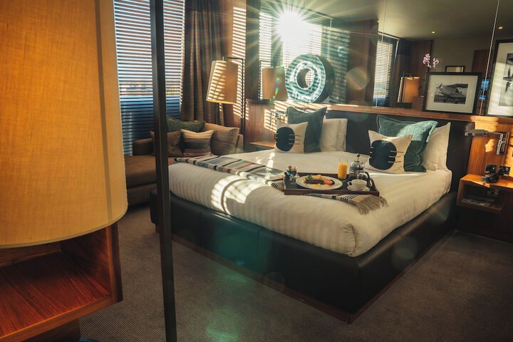Room 15 of 37
