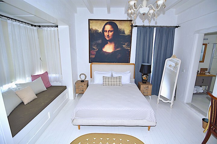 Room 20 of 98