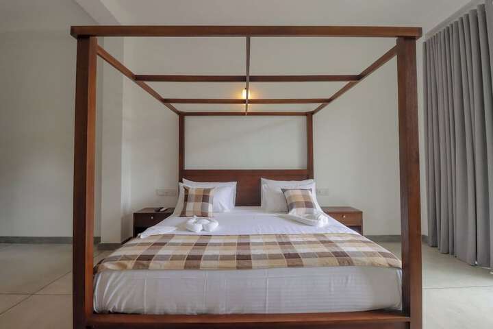 Room 34 of 90