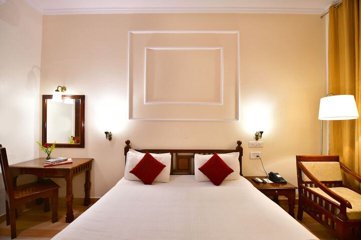 Room 13 of 44