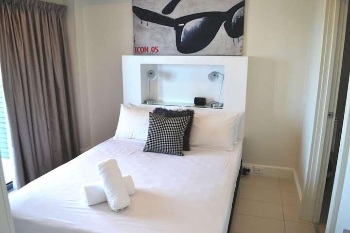 Room 17 of 33