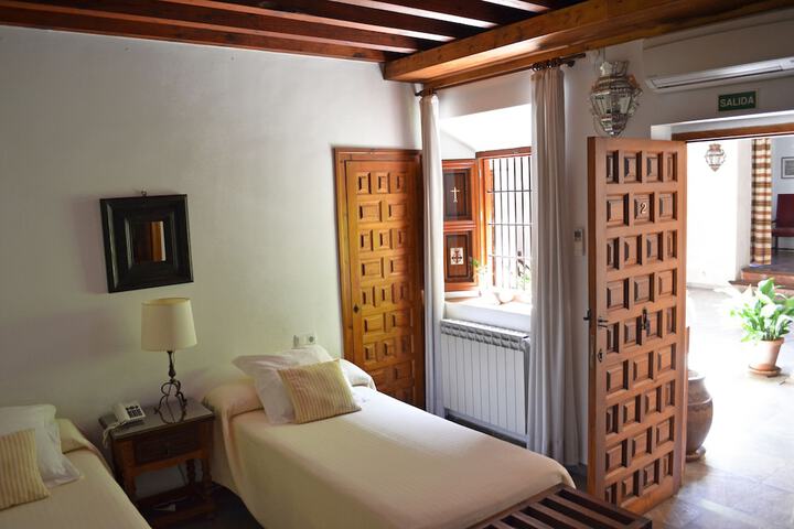 Room 10 of 72