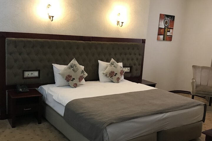 Room 5 of 71