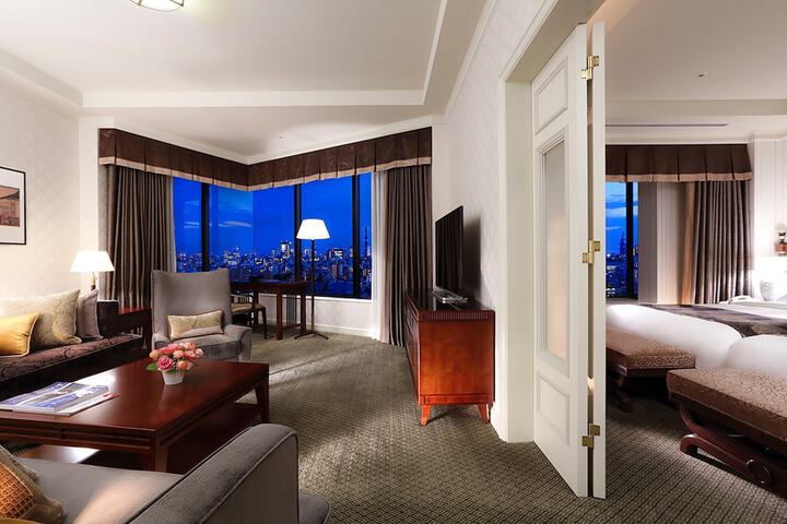 Room 12 of 175