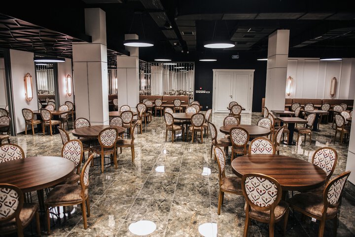 Ballroom/Hall 34 of 41