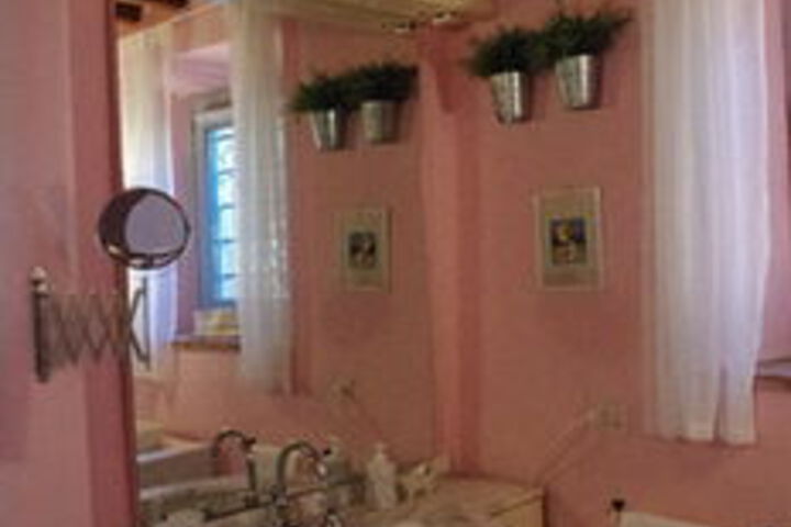 Room 9 of 47