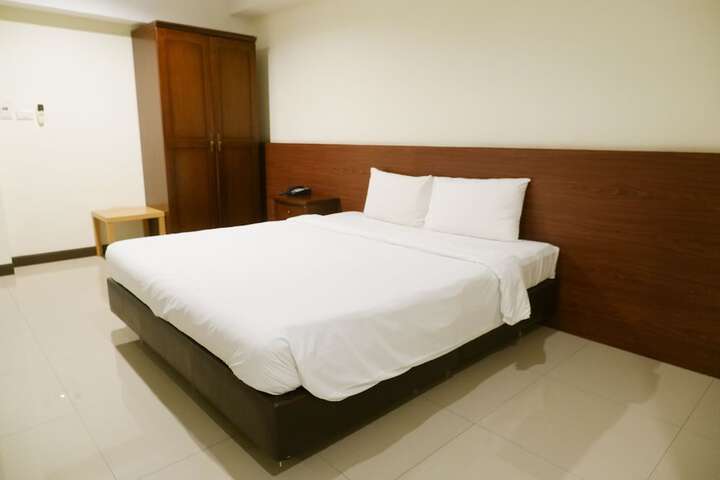Room 20 of 49