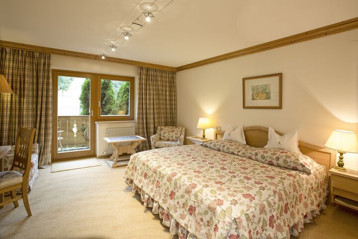 Room 12 of 72