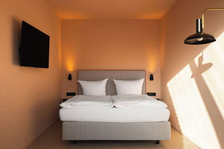 Room 42 of 112