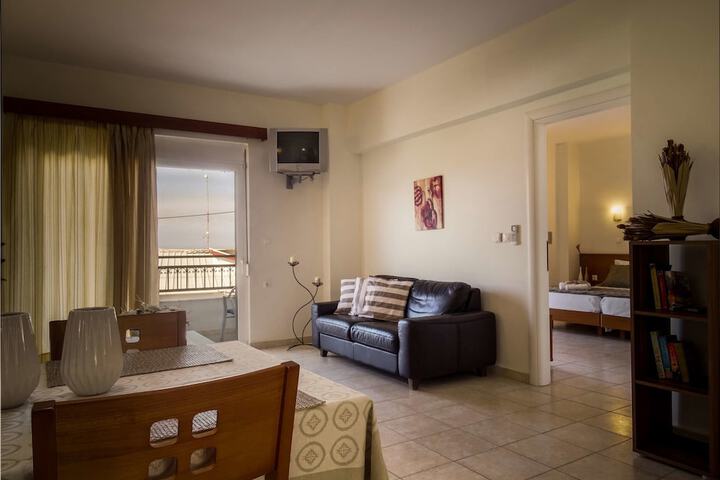 Room 15 of 34