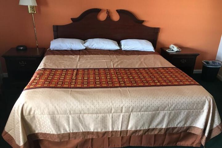 Room 15 of 32