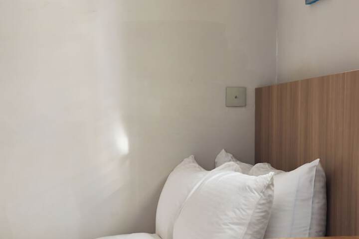 Room 18 of 95