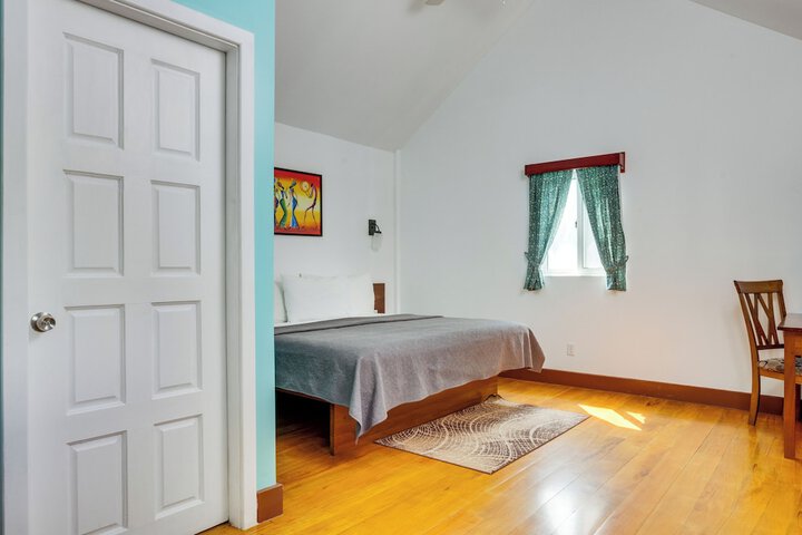 Room 30 of 144
