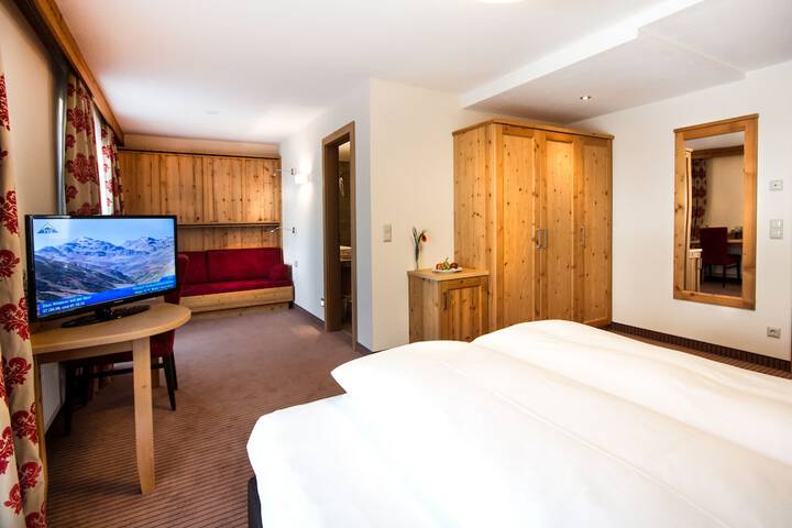 Room 14 of 63