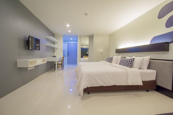 Room 11 of 39