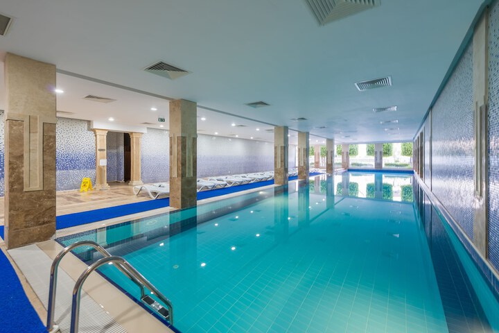 Pool Hotel