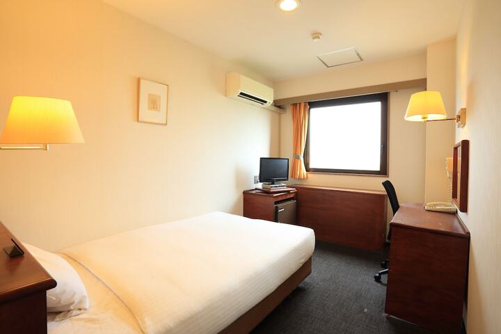 Room 5 of 38
