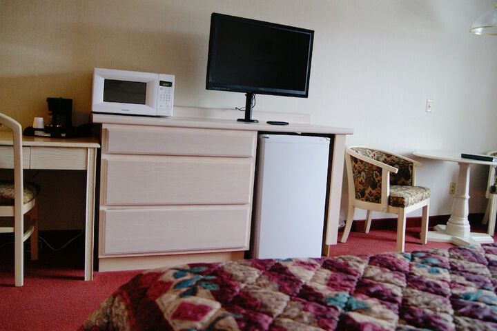2 Queen Beds (12 of 12)