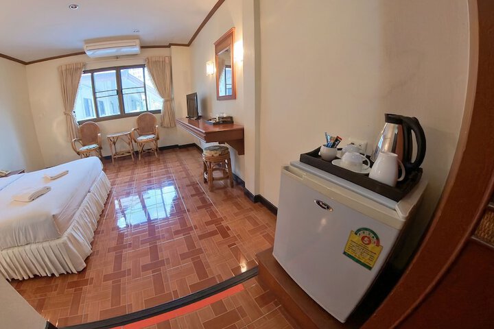 Room 18 of 38