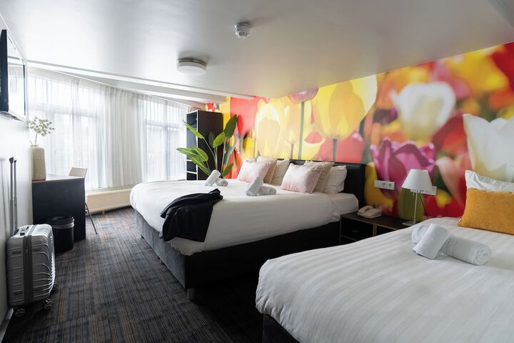 Room 17 of 60