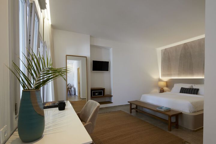 Room 8 of 71