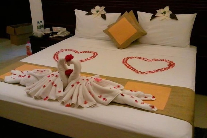 Room 6 of 24