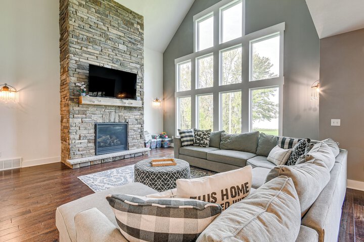 Steps From Oneida Lake: Spacious Gem w / Game Room!