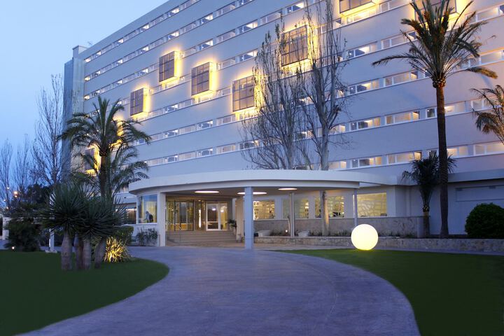 Front of property - evening/night