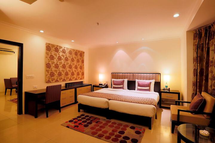 Room 14 of 97