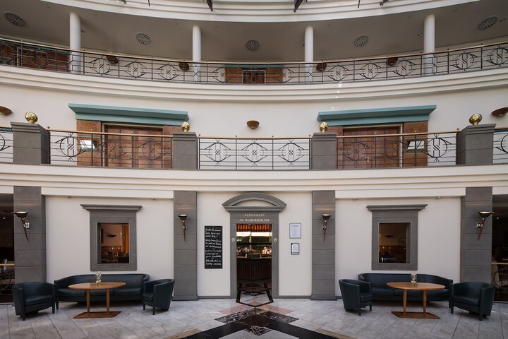Hotel 3 of 102
