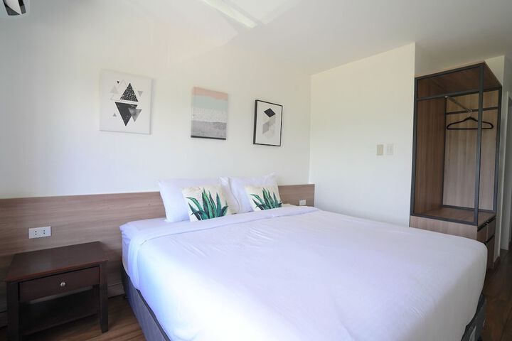 Room 12 of 30