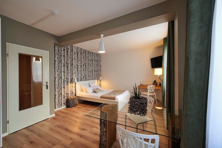 Room 28 of 42