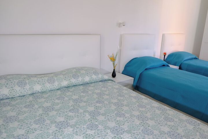 Room 6 of 11