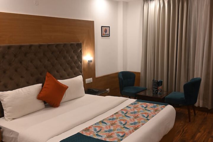 Room 13 of 24