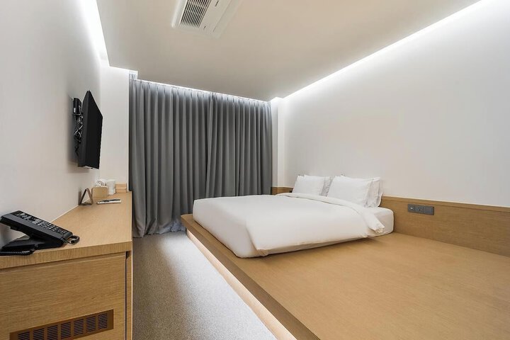 Room 16 of 45