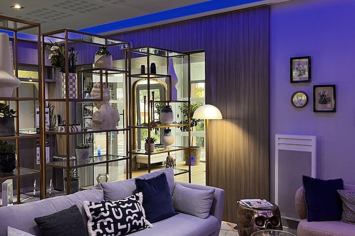 Guest Lobby