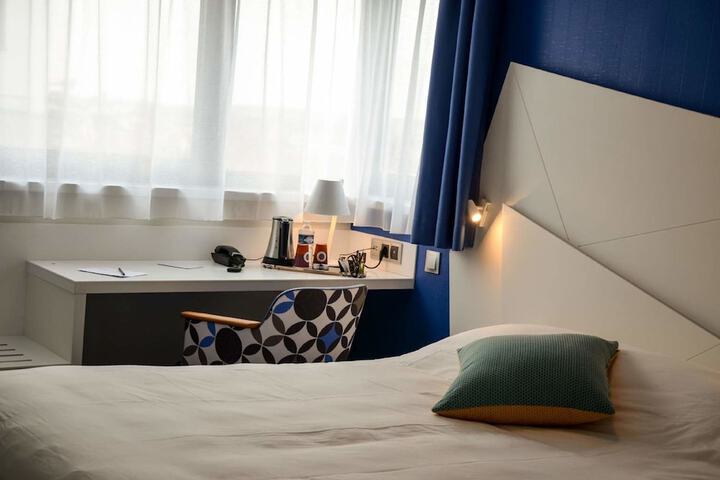 Room 16 of 45