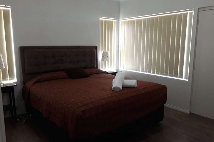 Room 6 of 25