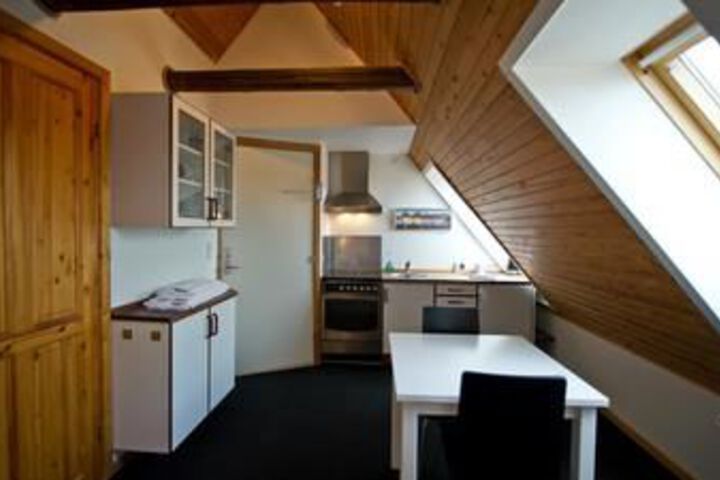 Room 9 of 31