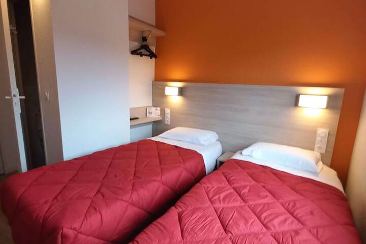 Room 8 of 39
