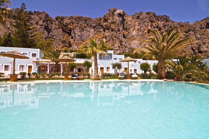 Hotel with Pool