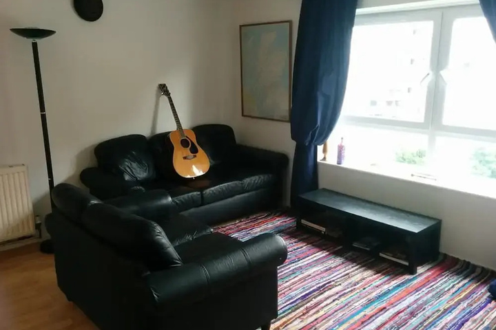Room 6 of 11