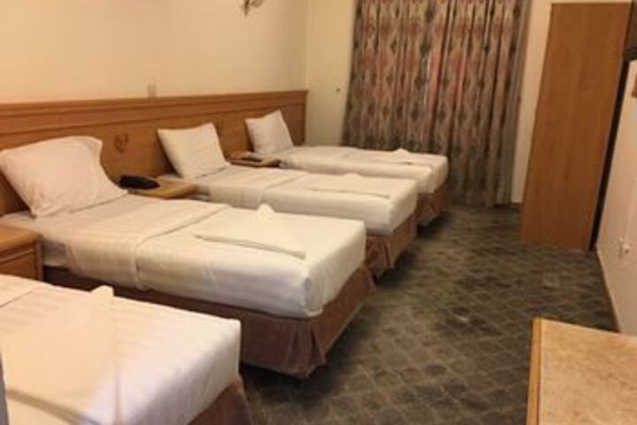 Room 6 of 21