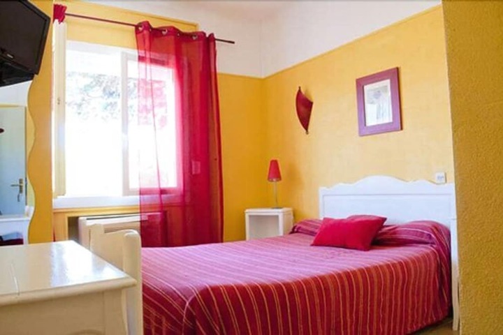 Room 4 of 62